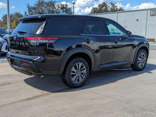 2026 Nissan Pathfinder S