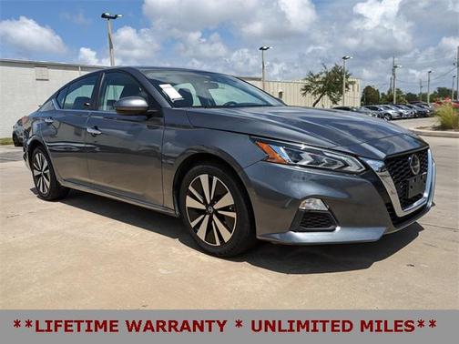 2022 Nissan Altima 2.5 SV