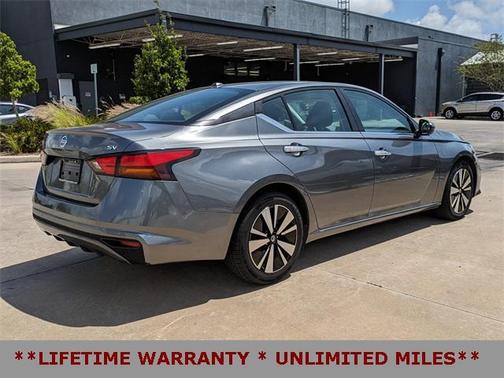 2022 Nissan Altima 2.5 SV