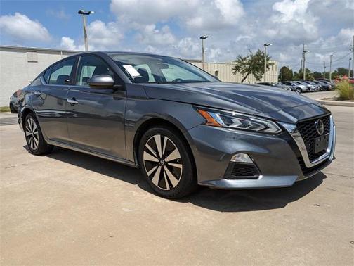 2022 Nissan Altima 2.5 SV