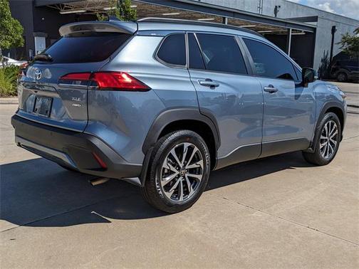 2025 Toyota Corolla Cross XLE