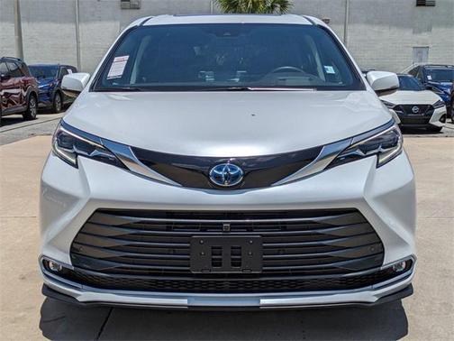 2024 Toyota Sienna Platinum 7 Passenger
