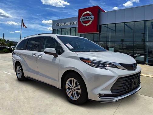 2024 Toyota Sienna Platinum 7 Passenger