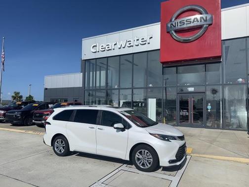 2024 Toyota Sienna Platinum 7 Passenger