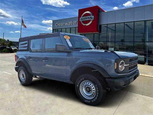 2023 Ford Bronco Base