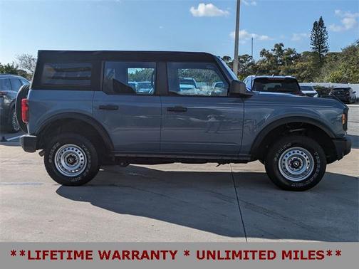 2023 Ford Bronco Base