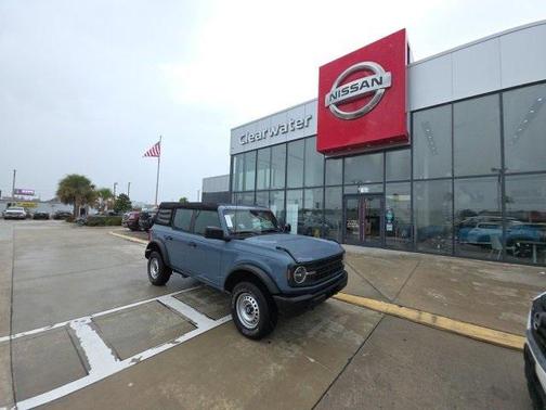 2023 Ford Bronco Base