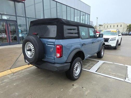 2023 Ford Bronco Base