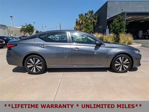 2022 Nissan Altima 2.5 SV