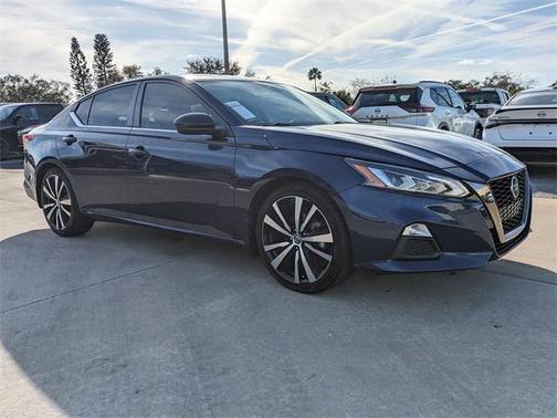 2022 Nissan Altima SR FWD