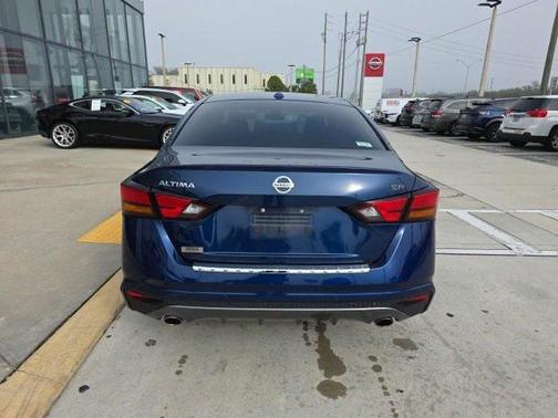 2022 Nissan Altima SR FWD