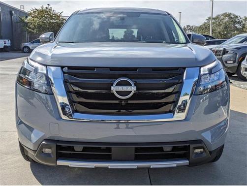 2025 Nissan Pathfinder Platinum FWD