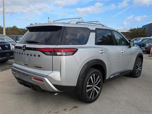 2025 Nissan Pathfinder Platinum FWD