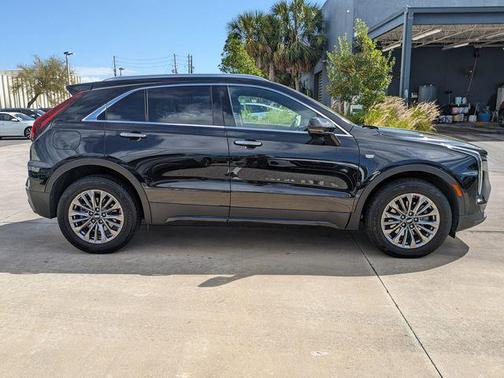 2024 Cadillac XT4 Premium Luxury