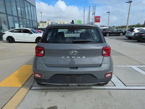2022 Hyundai VENUE SEL