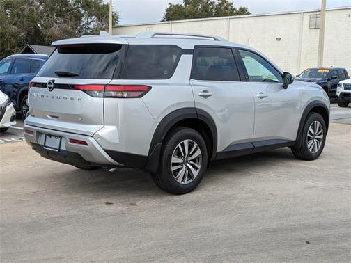 2025 Nissan Pathfinder SL FWD