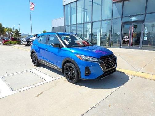 2022 Nissan Kicks SR