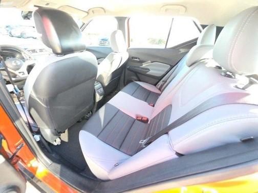 2021 Nissan Kicks SR