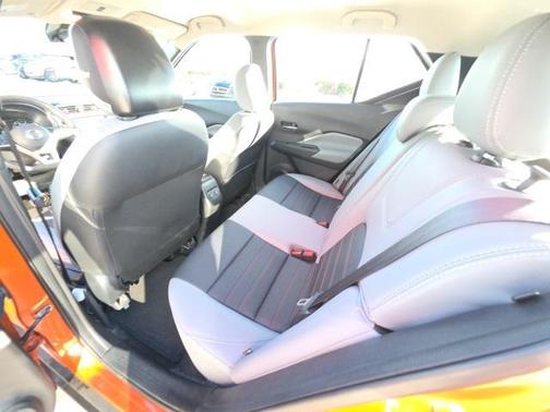 2021 Nissan Kicks SR