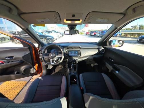 2021 Nissan Kicks SR