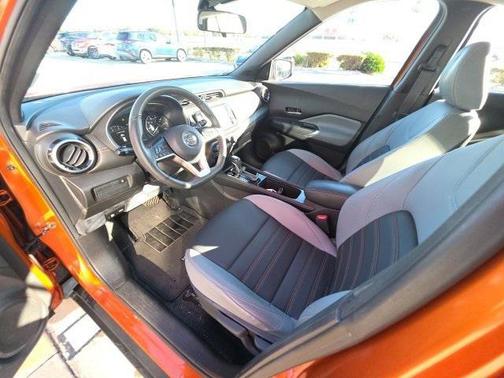 2021 Nissan Kicks SR