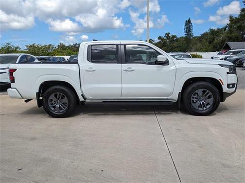 2025 Nissan Frontier SV
