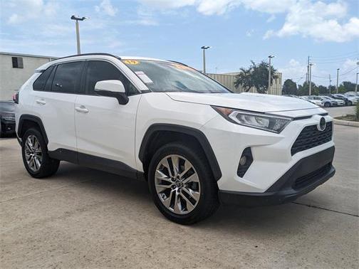 2019 Toyota RAV4 XLE Premium