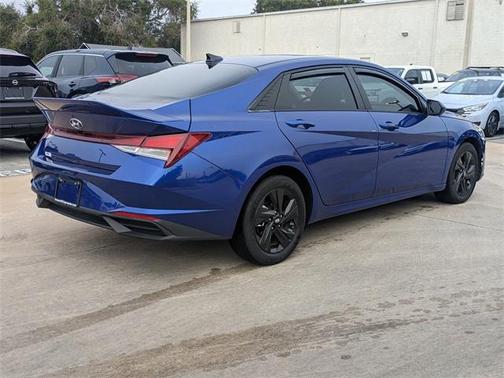2021 Hyundai ELANTRA SEL