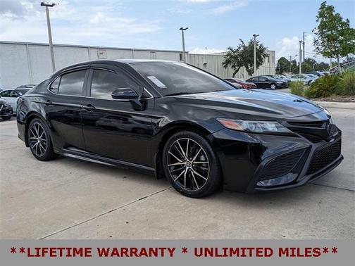 2022 Toyota Camry SE