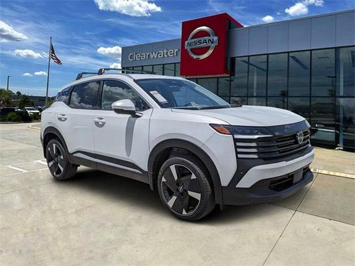 2025 Nissan Kicks SR