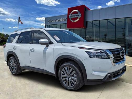 2025 Nissan Pathfinder SL FWD