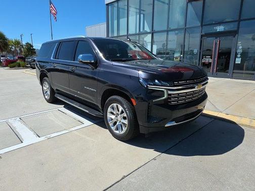 Dark Ash Metallic 2023 Chevrolet Suburban Premier