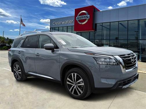 2025 Nissan Pathfinder Platinum FWD
