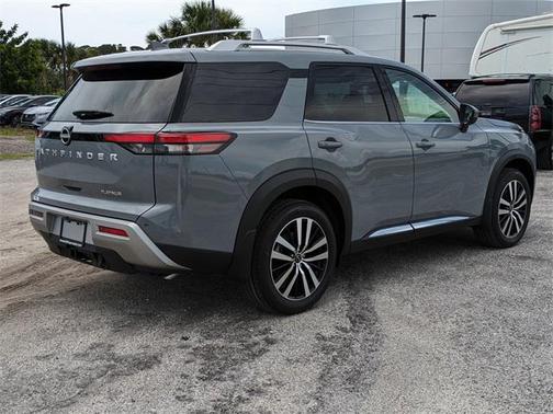2025 Nissan Pathfinder Platinum FWD