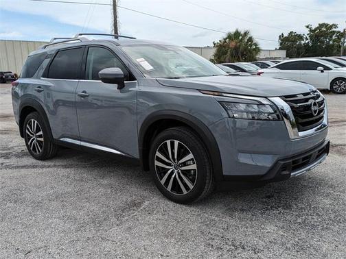 2025 Nissan Pathfinder Platinum FWD