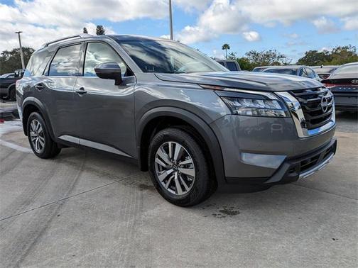 2025 Nissan Pathfinder SL FWD