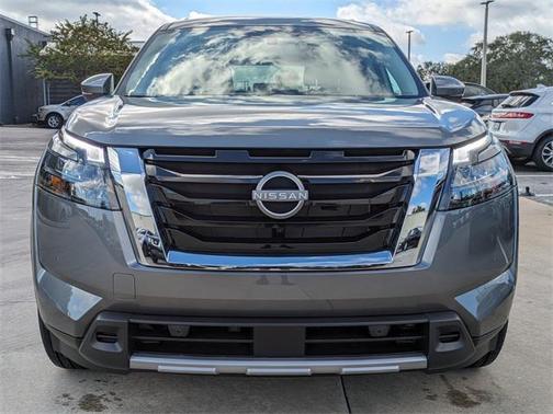 2025 Nissan Pathfinder SL FWD