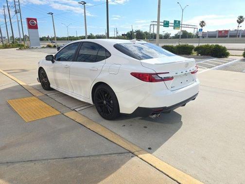 Ice 2025 Toyota Camry SE