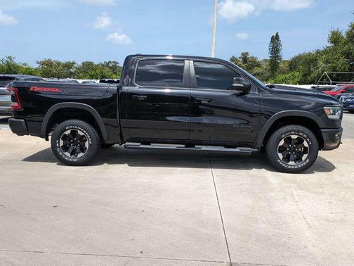 Diamond Black Crystal Pearlcoat 2020 RAM 1500 Rebel