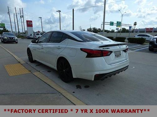 2022 Nissan Altima SR FWD