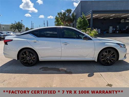 2022 Nissan Altima SR FWD