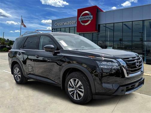 2025 Nissan Pathfinder SL FWD