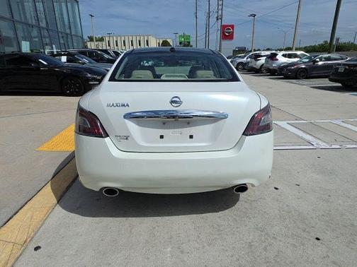 Pearl White 2014 Nissan Maxima SV