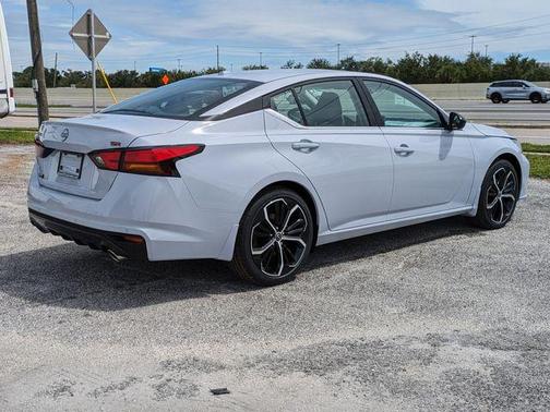 2025 Nissan Altima SR FWD