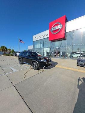 Super Black 2025 Nissan Pathfinder Platinum 4WD