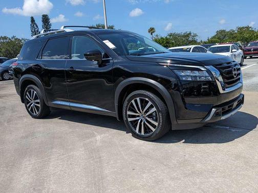 Super Black 2025 Nissan Pathfinder Platinum 4WD