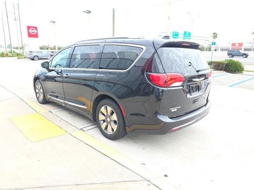 2020 Chrysler Pacifica Hybrid Limited