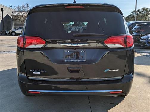 2020 Chrysler Pacifica Hybrid Limited