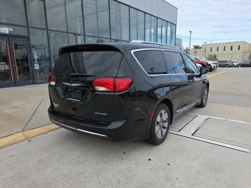 2020 Chrysler Pacifica Hybrid Limited