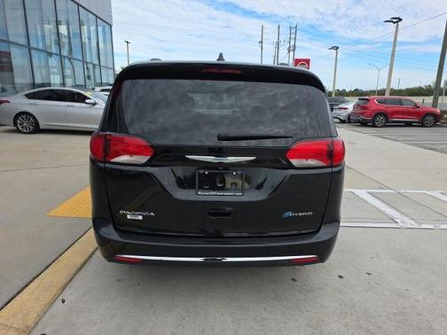 2020 Chrysler Pacifica Hybrid Limited